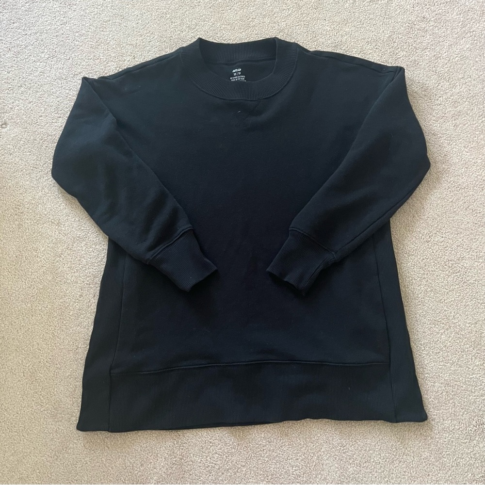 black aerie oversized crewneck sweatshirt